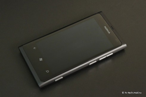   Nokia Lumia 800:   Nokia  Windows Phone