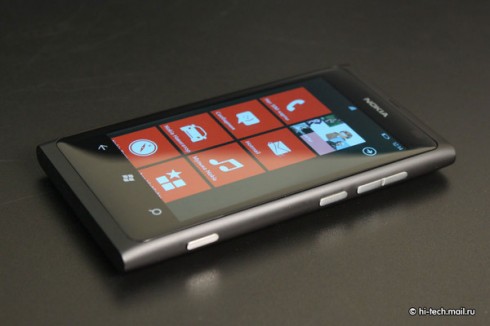   Nokia Lumia 800:   Nokia  Windows Phone