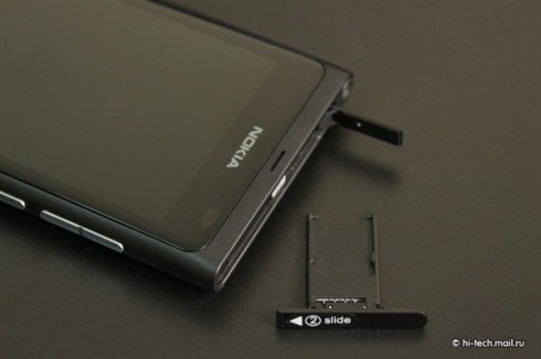   Nokia Lumia 800:   Nokia  Windows Phone