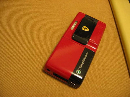 Sony Ericsson K800 Ferrari Edition 